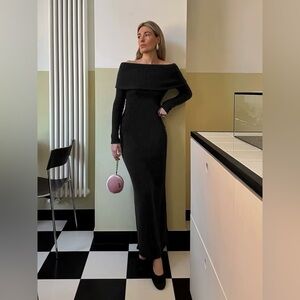 Commense Black Off-Shoulder Long Sleeve Dress ripped